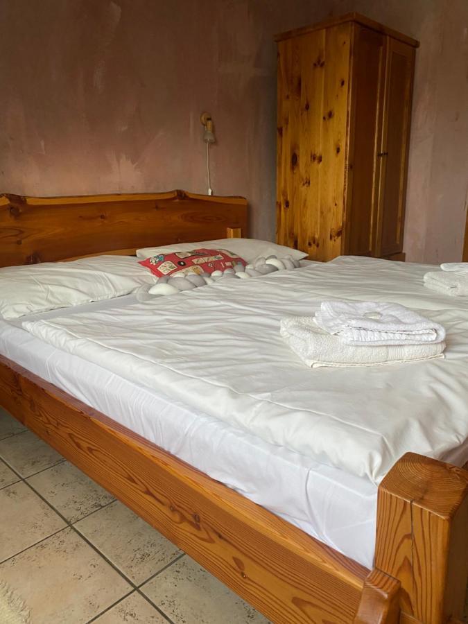 Hostel Caferazy Poprad Bagian luar foto