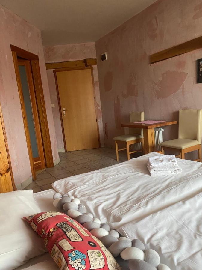 Hostel Caferazy Poprad Bagian luar foto