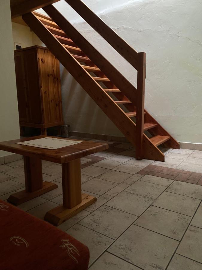Hostel Caferazy Poprad Bagian luar foto